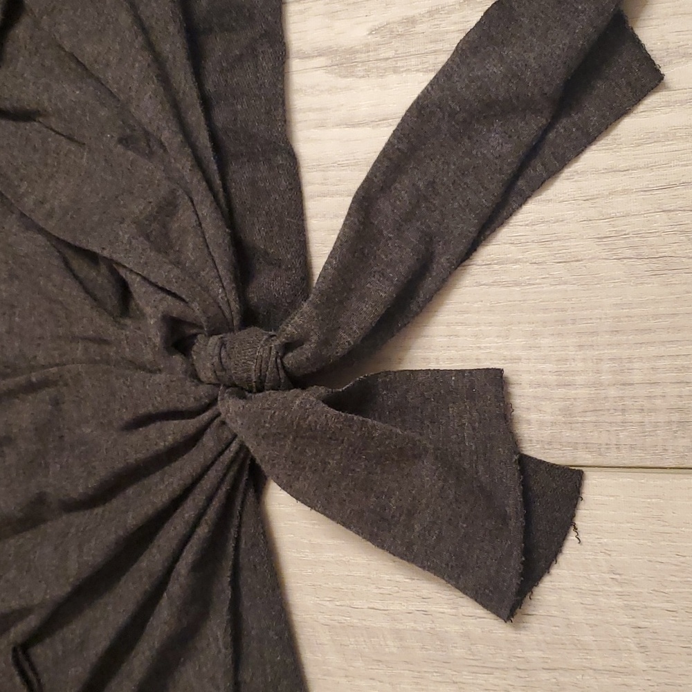 Gray top - Picture 2 of 3